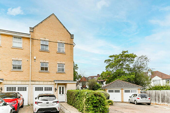 3 Bedroom Terraced House For Sale In Sparkes Close, Bromley, BR2