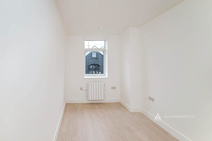 1 Bedroom Apartment To Rent In High Street, Aylesbury, HP20