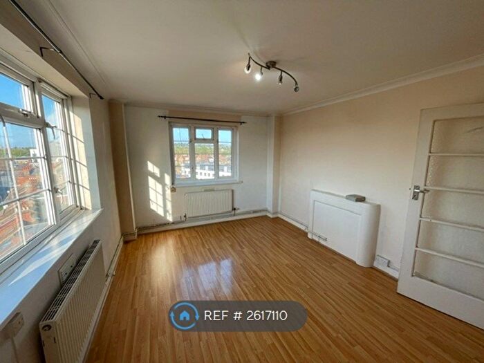 2 Bedroom Flat To Rent In Ashford Court, London, NW2