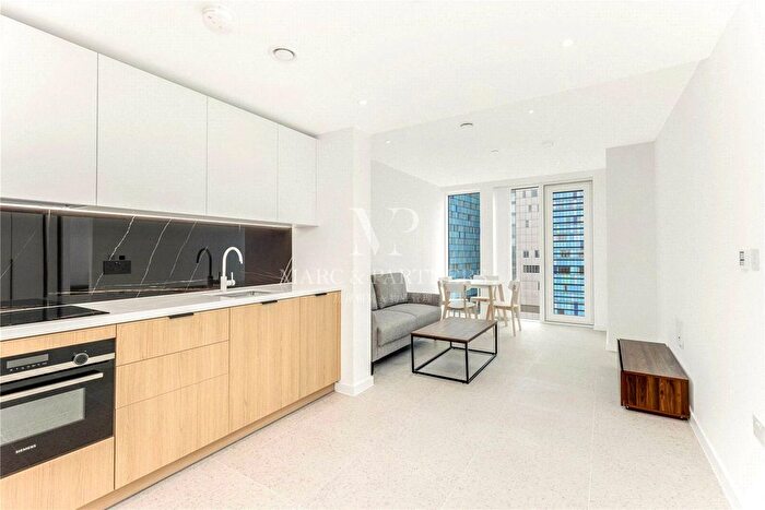 1 Bedroom Flat To Rent In The Silk District, Bouchon Point, London, E1