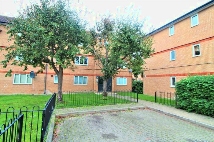 2 Bedroom Flat To Rent In Harrier Way, Beckton, E6