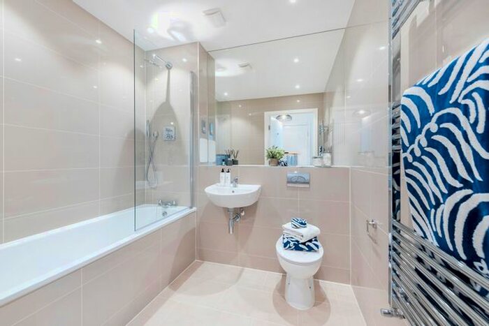 1 Bedroom Flat To Rent In Stylus Place, Hayes, UB3