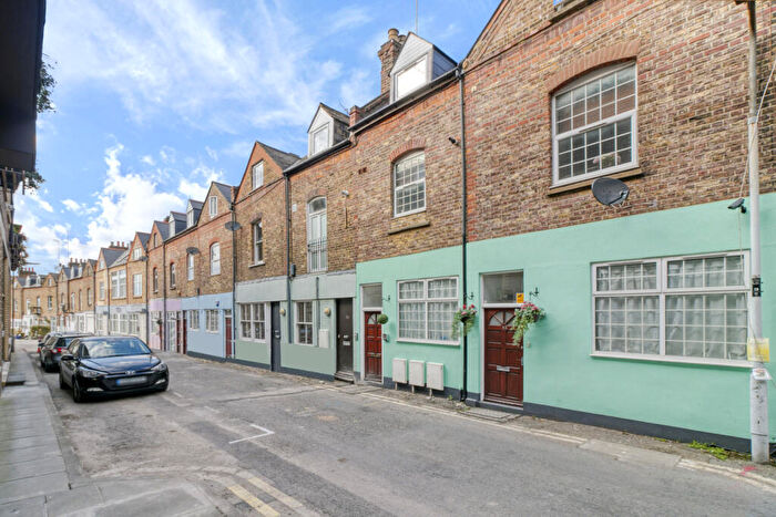 2 Bedroom Flat To Rent In Canfield Place, South Hampstead, NW6