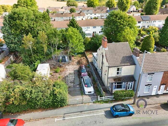 3 Bedroom End Of Terrace House For Sale In Stanton Road, Burton-on-Trent, Staffordshire, DE15