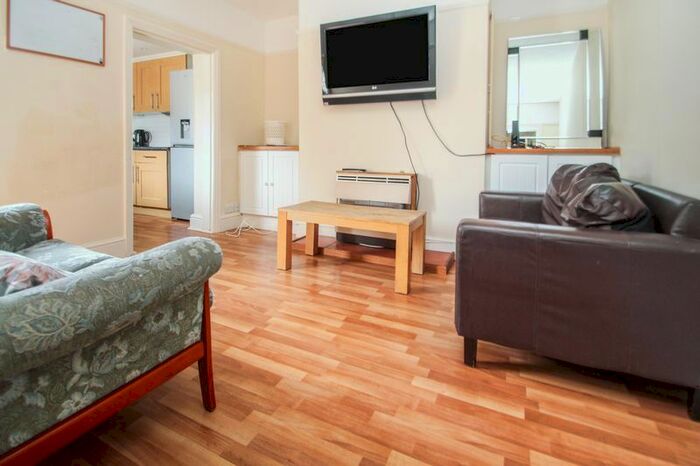 3 Bedroom Terraced House To Rent In Victoria Road, Bournemouth, BH1