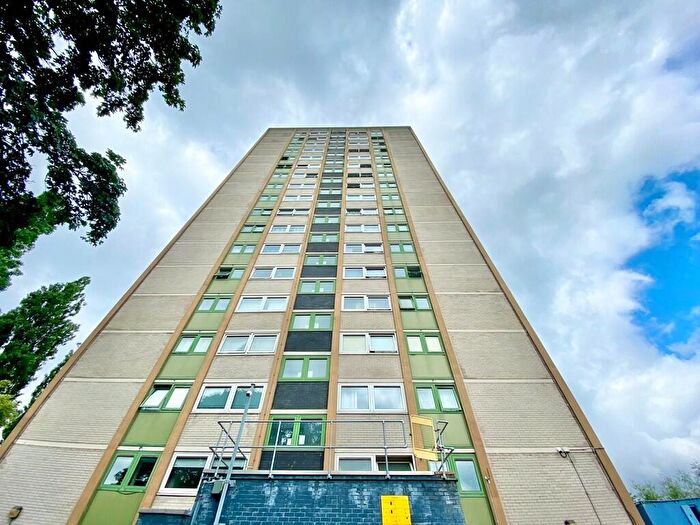 2 Bedroom Flat To Rent In Harrow Court, Stevenage, SG1