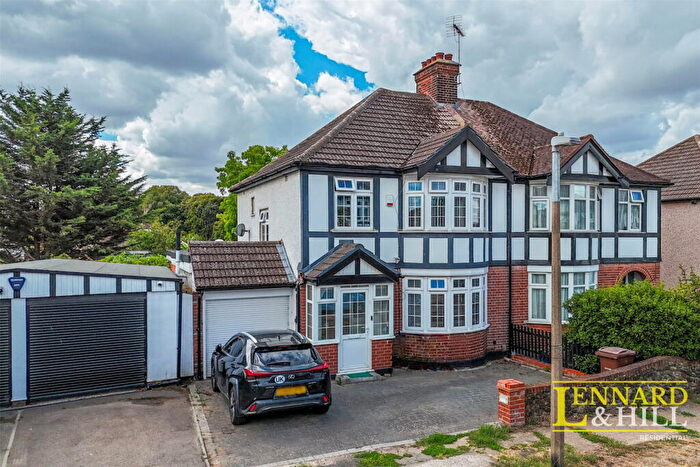 3 Bedroom Semi-Detached House For Sale In Meadway, Little Thurrock, Grays, RM17