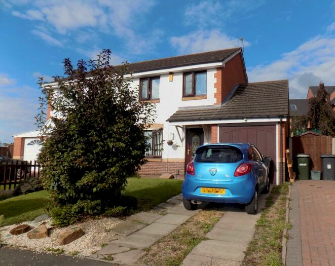 3 Bedroom Semi-Detached House To Rent In Beeston Close, Nottingham, Nottinghamshire, NG6