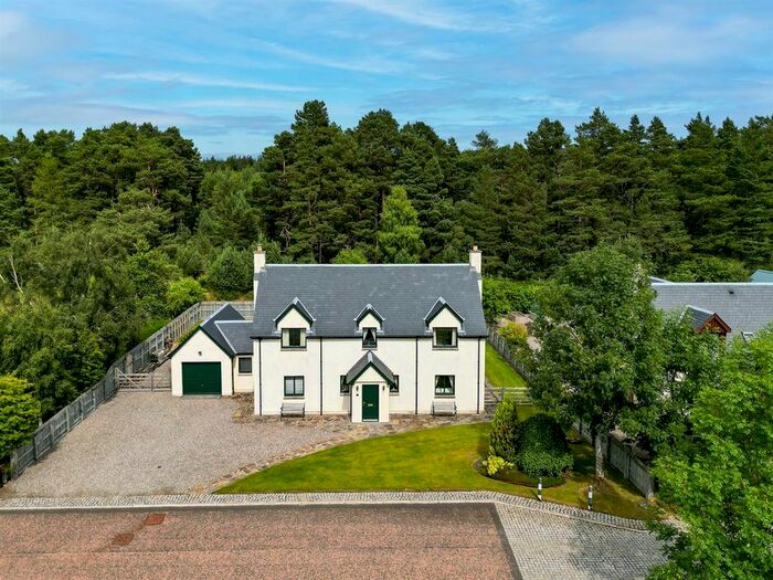 4 Bedroom Detached House For Sale In Coylum Road, Aviemore, PH22