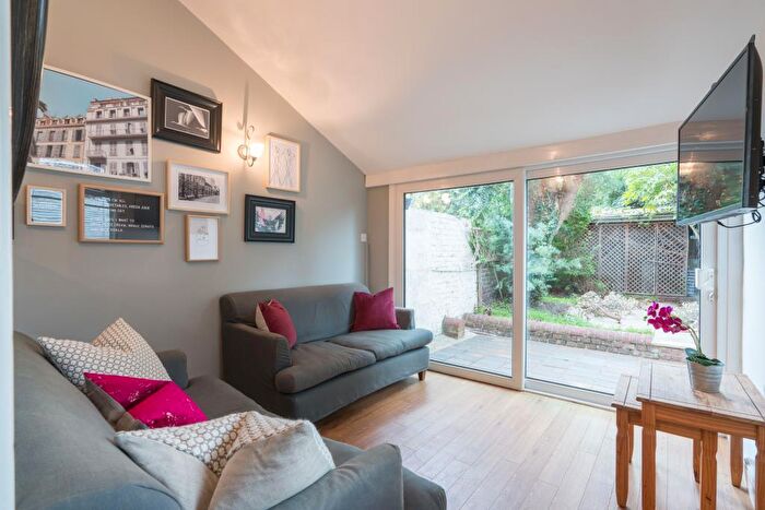 5 Bedroom Terraced House To Rent In Fawcett Road, Portsmouth, PO4