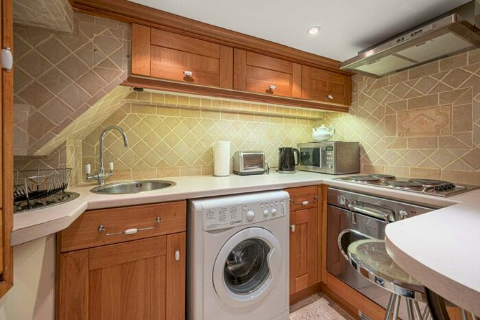 Studio To Rent In Frognal, Hampstead, London, NW3