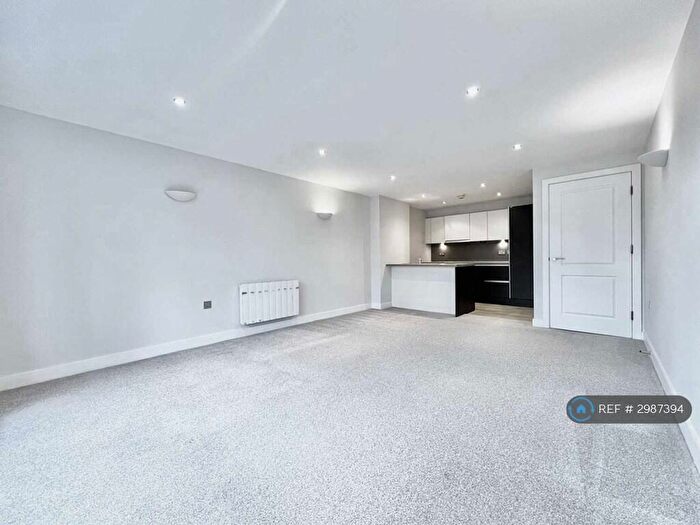 2 Bedroom Flat To Rent In George Street, Prestwich, Manchester, M25