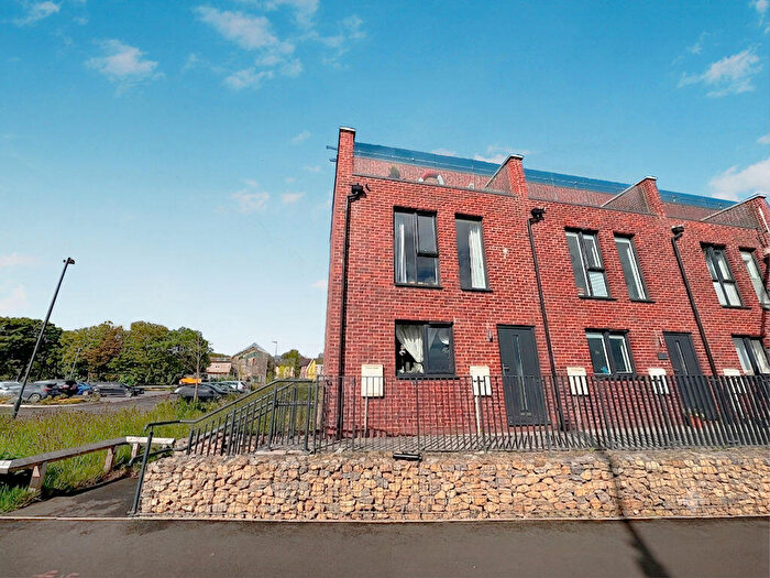 3 Bedroom End Of Terrace House For Sale In Crest Way, Blyth, NE24