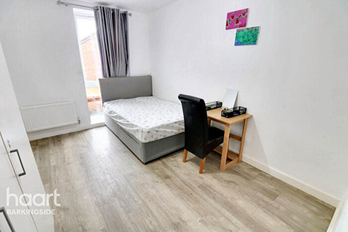 2 Bedroom Apartment For Sale In Marine Crescent, Hainault, IG6