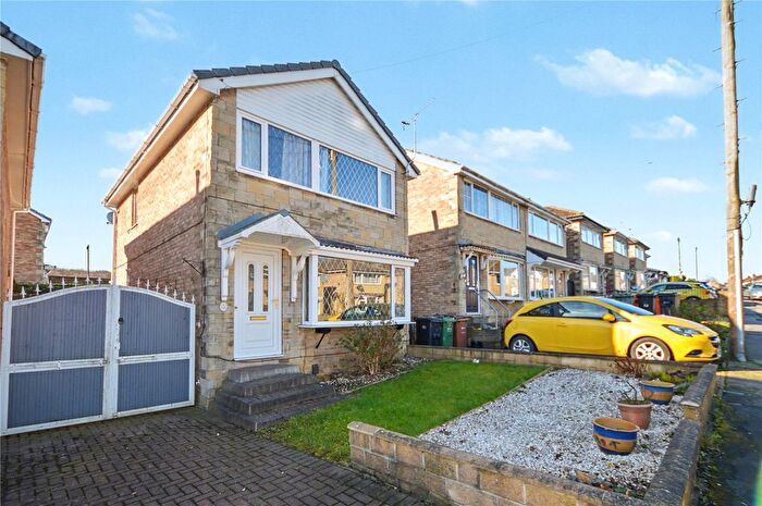 3 Bedroom Detached House For Sale In Southleigh Road, Leeds, West Yorkshire, LS11