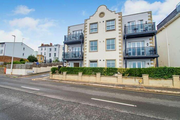 2 Bedroom Flat To Rent In The Esplanade, Folkestone, CT20