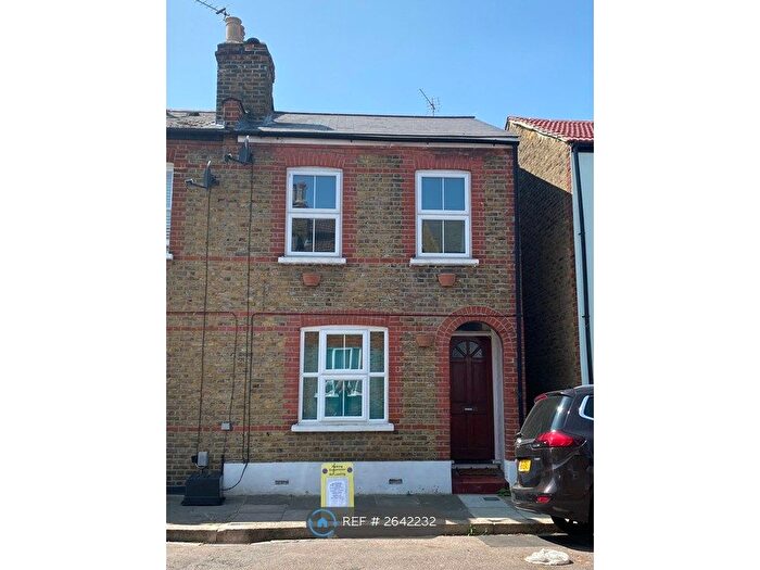 2 Bedroom End Terrace House To Rent In Hamilton Road, Twickenham, TW2