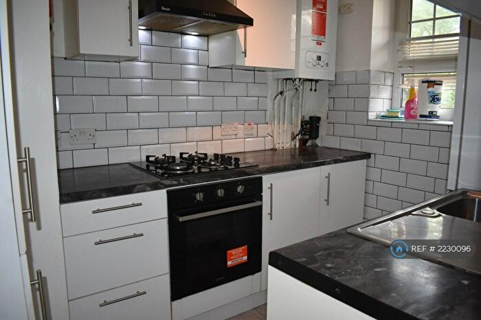 3 Bedroom Flat To Rent In Twyford House, London, N5