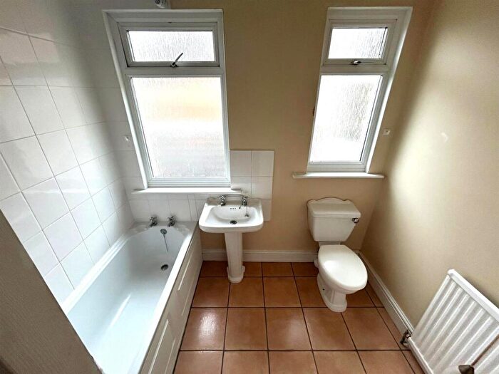 1 Bedroom Flat To Rent In Manor Road, Romford, RM1