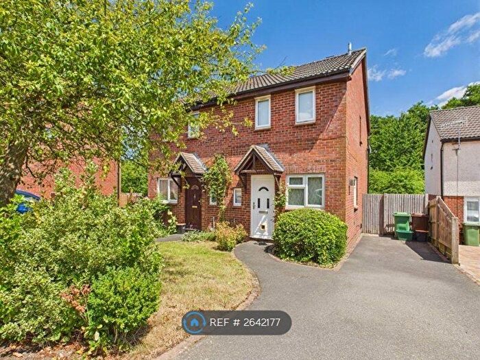 2 Bedroom Semi-Detached House To Rent In Green Way, Tunbridge Wells, TN2