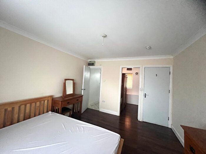 7 Bedroom Semi-detached House To Rent In Central Avenue, Hayes, UB3