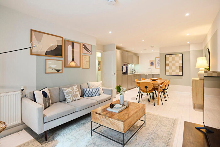 2 Bedroom Apartment To Rent In Egret Heights, Waterside Way, Tottenham Hale, N17
