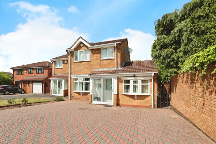 3 Bedroom Semi Detached House For Sale In Middle Leaford, Birmingham, West Midlands, B34