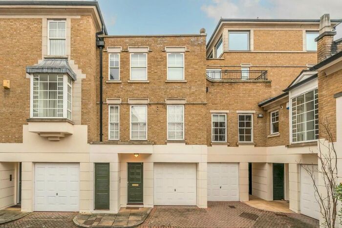 2 Bedroom Property To Rent In Balvaird Place, London, SW1V
