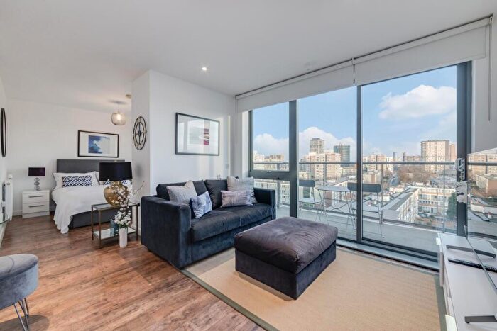 Studio To Rent In Upper North Street, London, E14