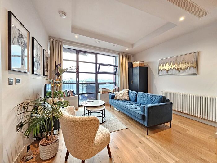 1 Bedroom Flat To Rent In City Island Way, London, E14