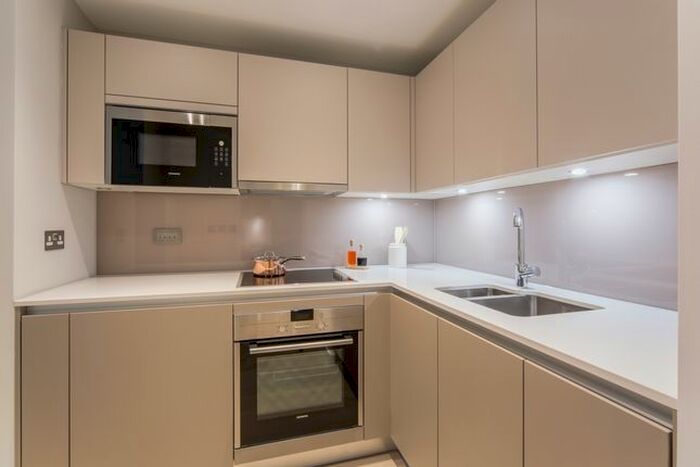 2 Bedroom Flat To Rent In Churchyard Row, London, SE11