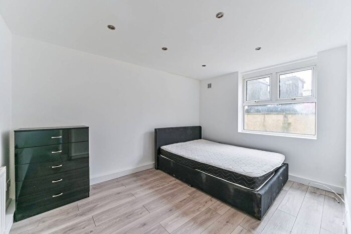 2 Bedroom Flat To Rent In Alexandra Road, Croydon, CR0