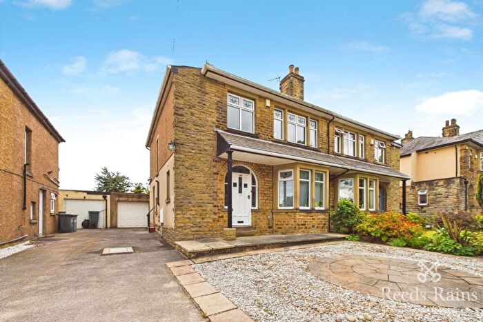3 Bedroom Detached House For Sale In Whitechapel Road, Scholes, Cleckheaton, West Yorkshire, BD19