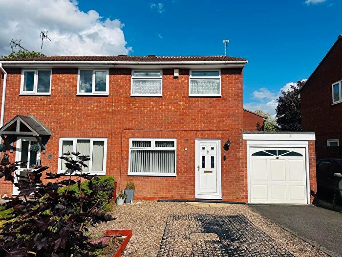 2 Bedroom Semi-Detached House For Sale In The Poppins, Leicester, LE4