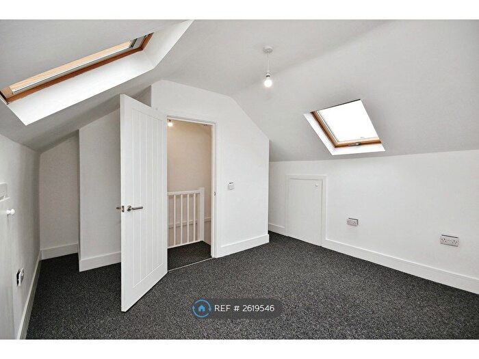 2 Bedroom Flat To Rent In Coveny Street, Cardiff, CF24