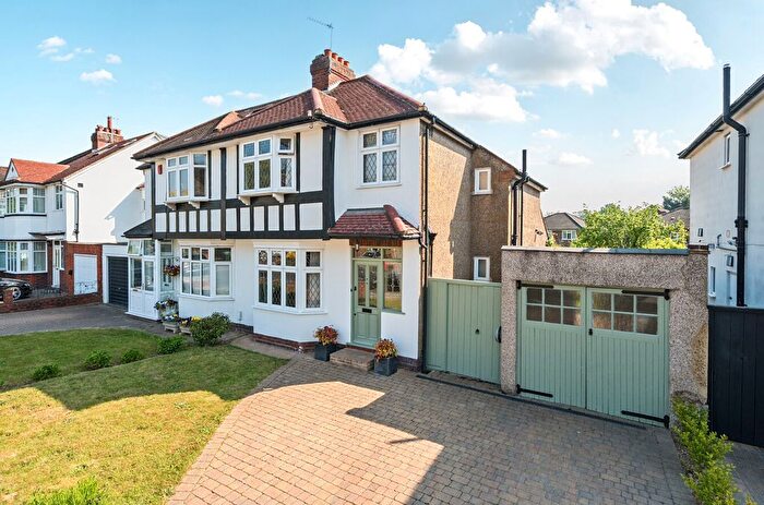 3 Bedroom Semi-Detached House For Sale In New Farm Avenue, Bromley, BR2