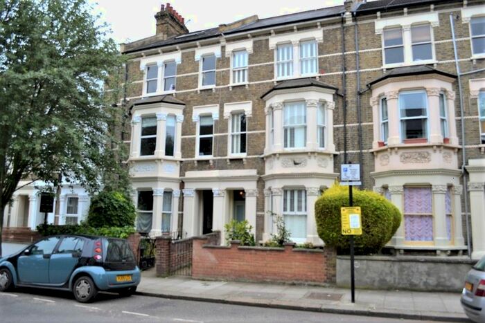 Studio To Rent In Croxley Road, Queens Park, Maida Hill, London W9