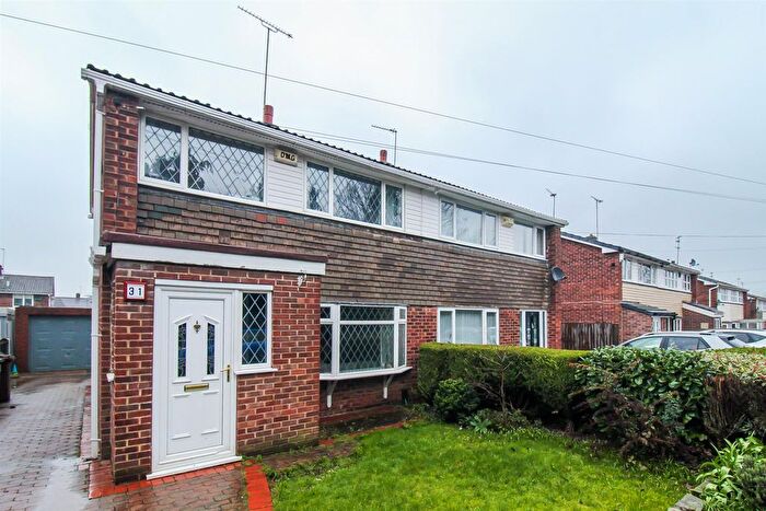 3 Bedroom Semi-Detached House For Sale In Monkwood Road, Wakefield, WF1