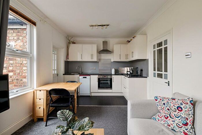 2 Bedroom Apartment To Rent In Brighton Avenue, Walthamstow, E17