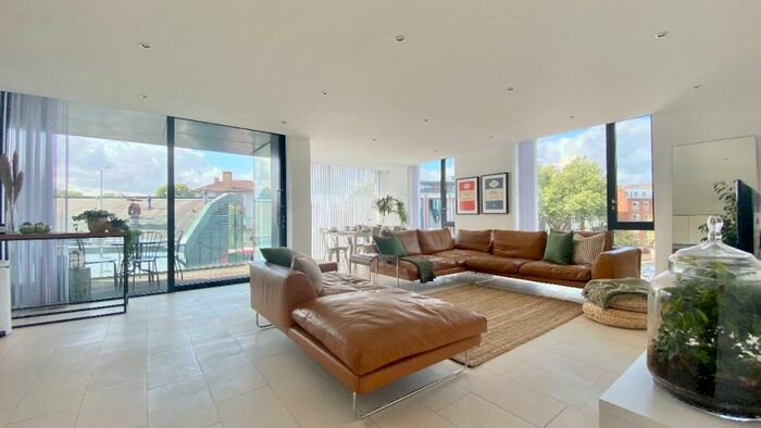 3 Bedroom Apartment To Rent In Latitude House, Primrose Hill / Camden Town Borders, NW1