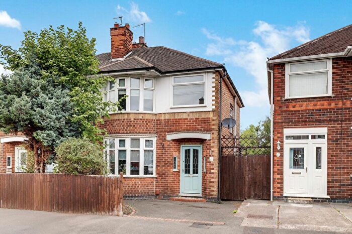 3 Bedroom Semi-Detached House For Sale In Brora Road, Nottingham, NG6