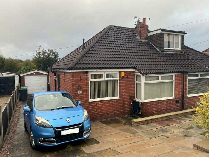 2 Bedroom Bungalow To Rent In Carlton Way, Royton, Oldham, OL2