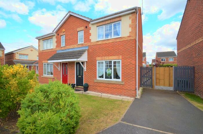 3 Bedroom Semi-Detached House To Rent In Castle Avenue, Rossington, Doncaster, DN11