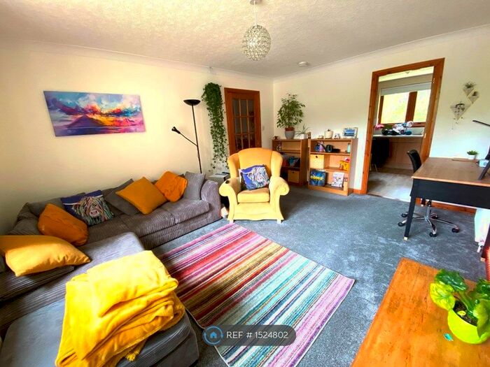 2 Bedroom Maisonette To Rent In Holm Burn Place, Inverness, IV2