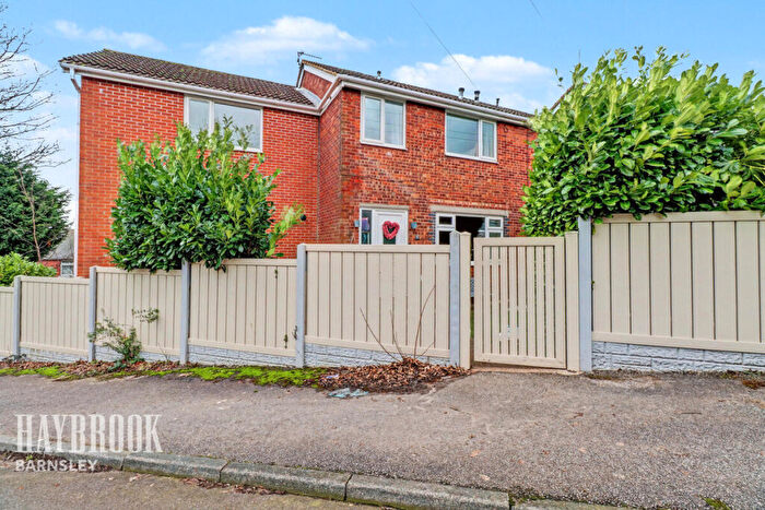 4 Bedroom Semi-Detached House For Sale In Withens Court, Mapplewell, S75