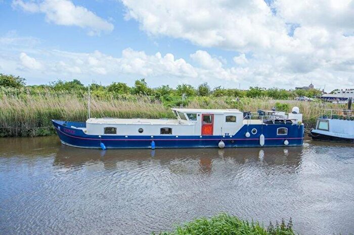 1 Bedroom Property For Sale In Strand Street, Sandwich, Kent, CT13