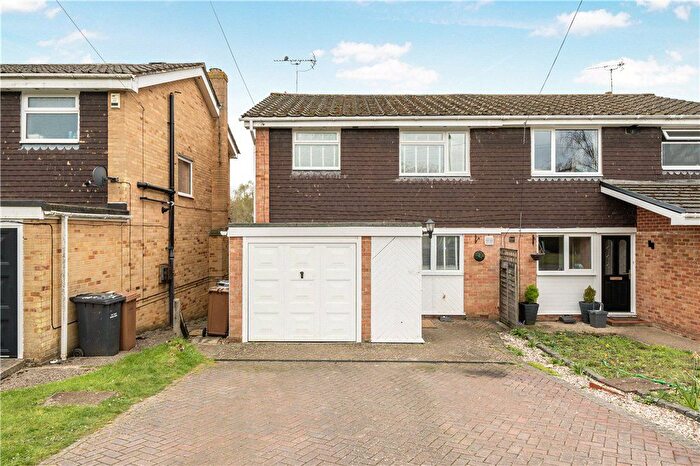 3 Bedroom Semi Detached House For Sale In Ringwood Drive, North Baddesley, Southampton, Hampshire, SO52