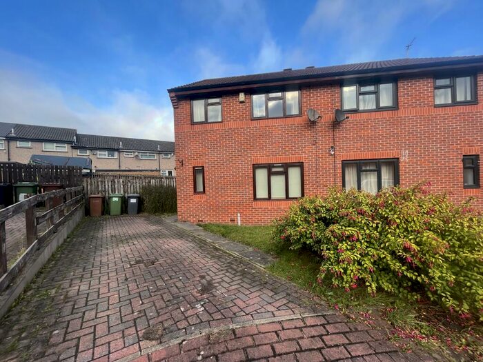 3 Bedroom House To Rent In Wepener Place, Leeds, LS9