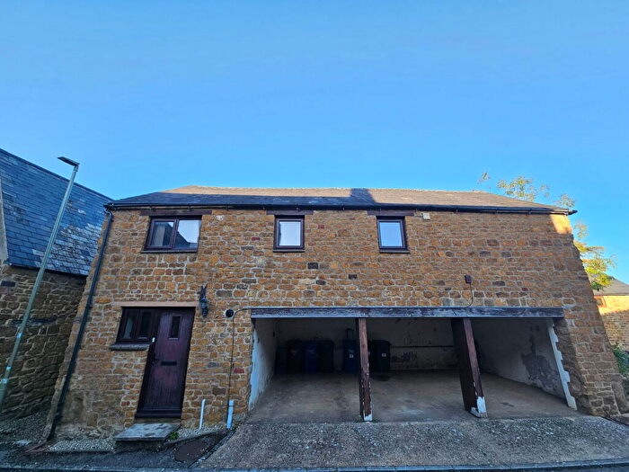 2 Bedroom Character Property To Rent In Millwright Close, Banbury, OX16