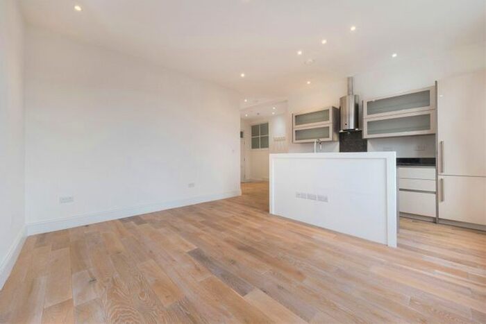 2 Bedroom Flat To Rent In Belsize Avenue, Belsize Park, NW3